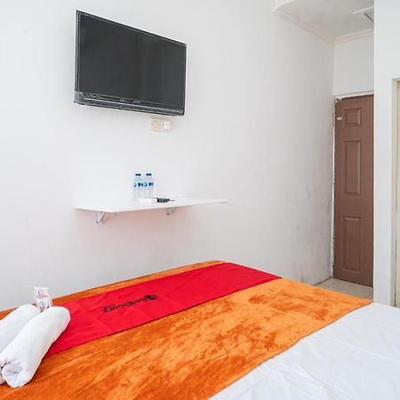 Hotel Reddoorz @ Aralia Harapan Indah à Pulokendal Extérieur photo