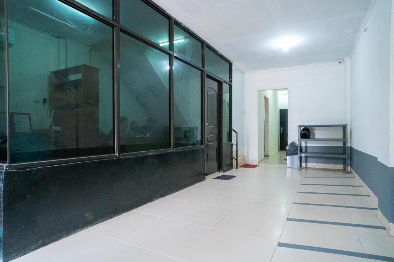 Hotel Reddoorz @ Aralia Harapan Indah à Pulokendal Extérieur photo