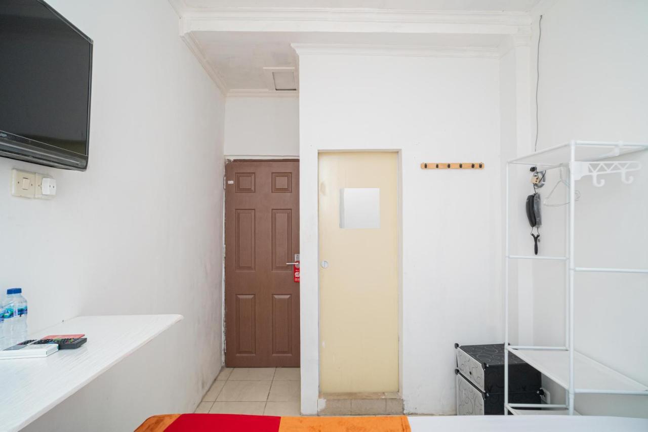 Hotel Reddoorz @ Aralia Harapan Indah à Pulokendal Extérieur photo